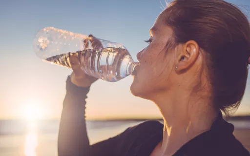 5 coisas que acontecem com o seu corpo quando você não bebe água